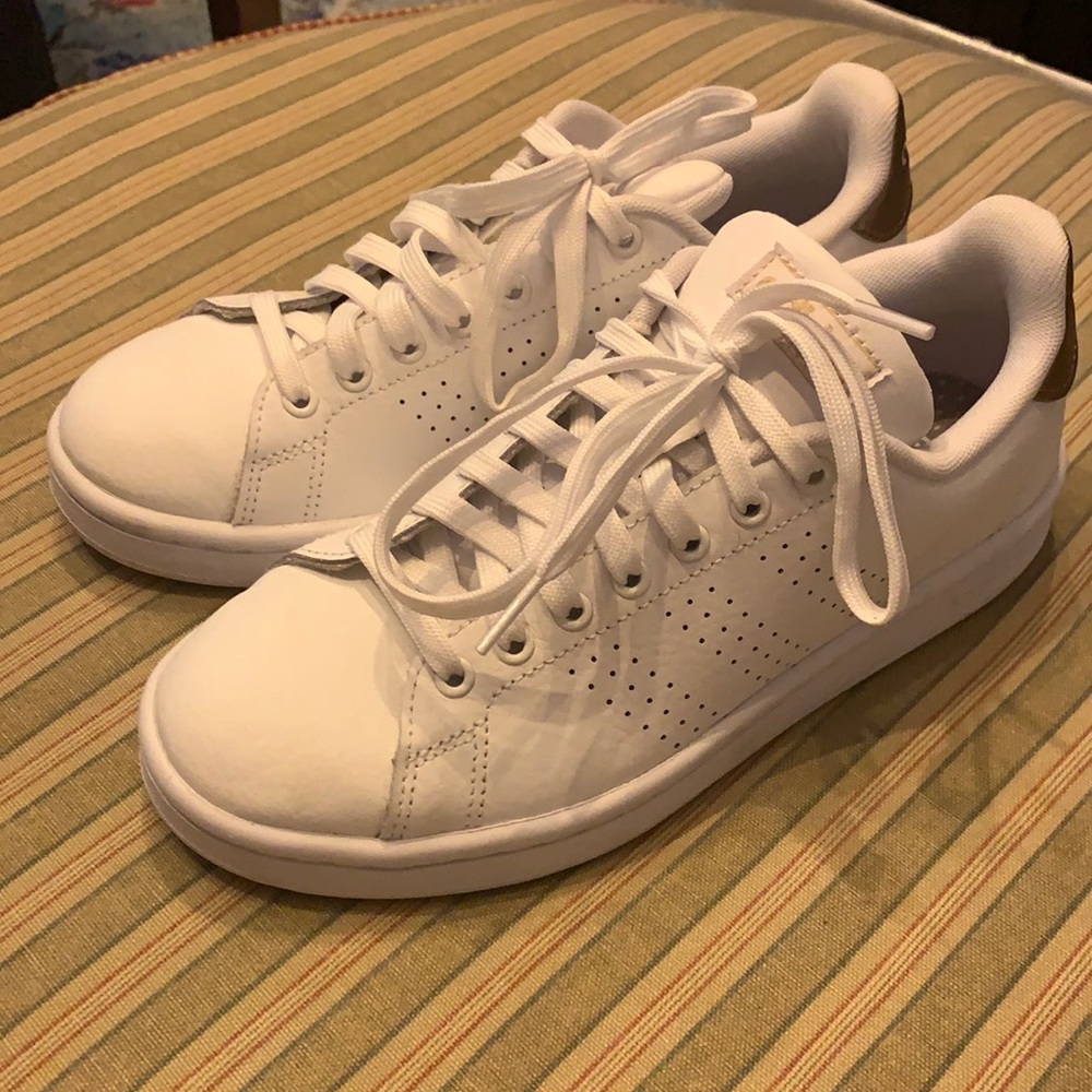 Adidas Sneakers